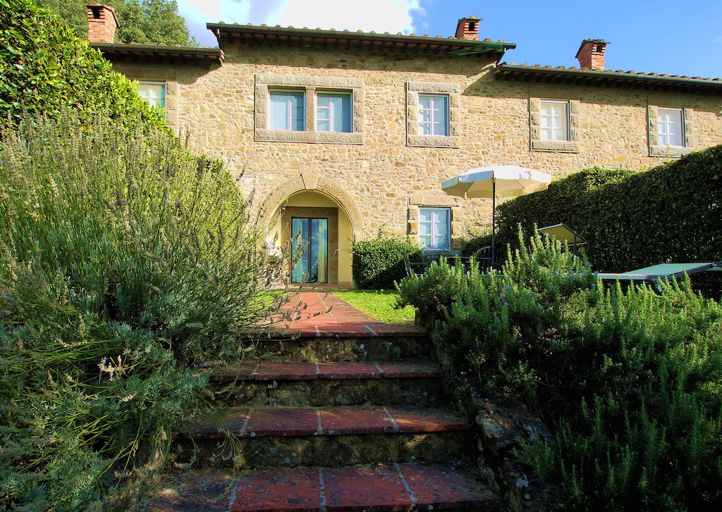 Casina Lombardia in Tuscany