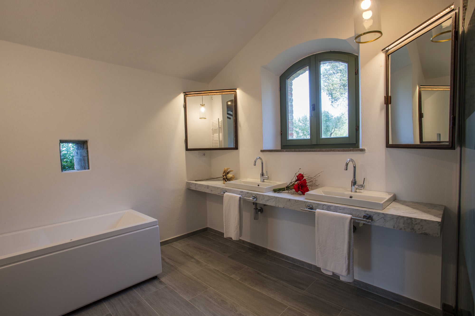 Villa Colona - 4 bedrooms, 4 bathrooms  sleeps up to 7