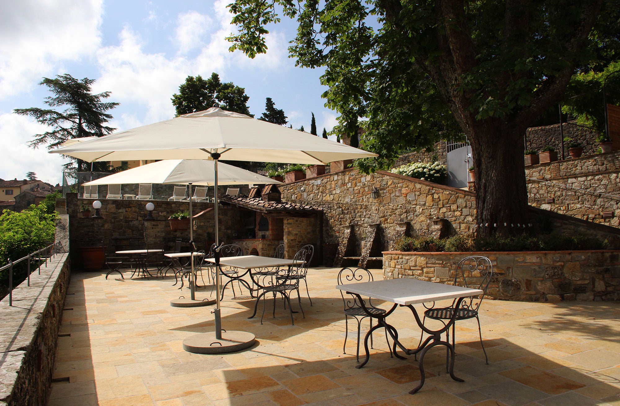 CentoOtto - Villa in Panzano sleeps up to 10 in 5 bedrooms, 5 bathrooms