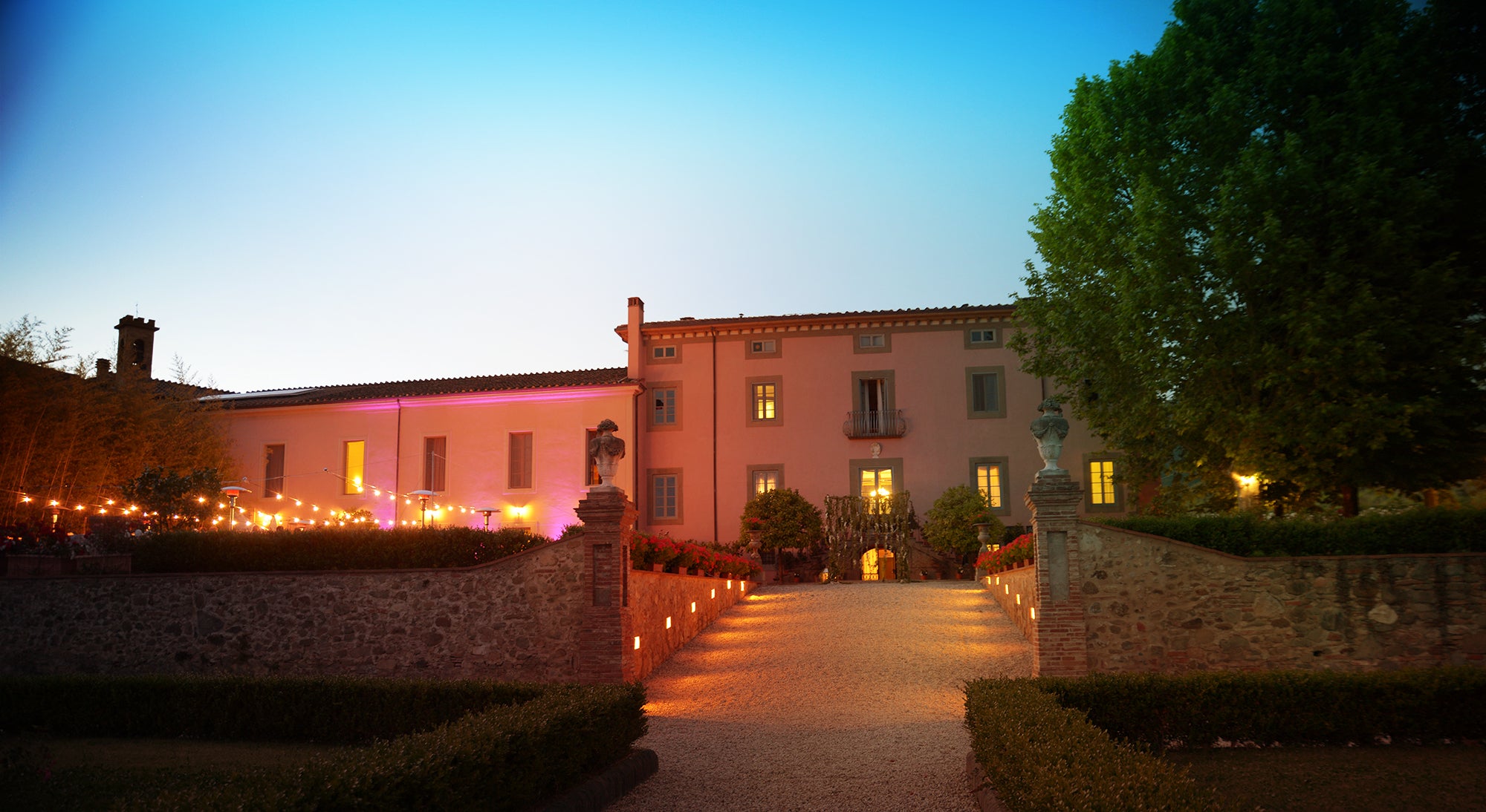 Villa Rosa di Daniela - lovely Lucca villa  - 16 bedrooms - sleeps up to 32