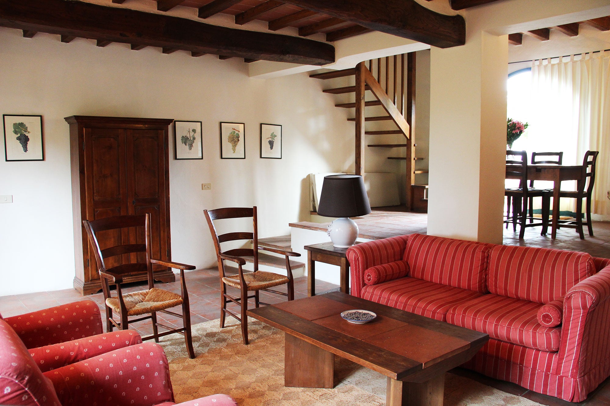 Panzano Vista 17 - Chianti villa sleeps 4, 2 bedrooms 1 bathroom Celebrate Chianti wines