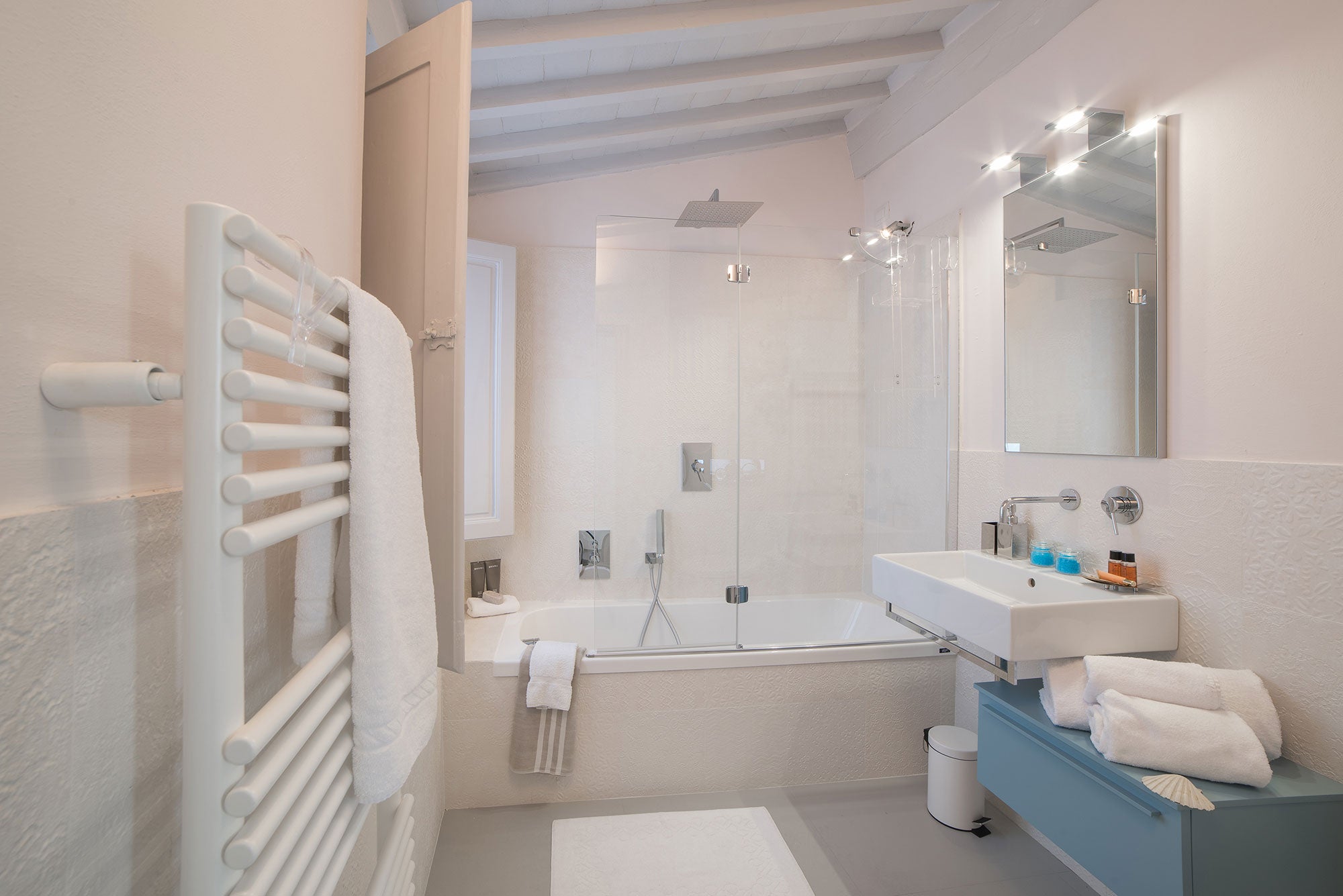 CentoVentiSette - Florence luxury apartment -  4 bedrooms, 3 bathrooms