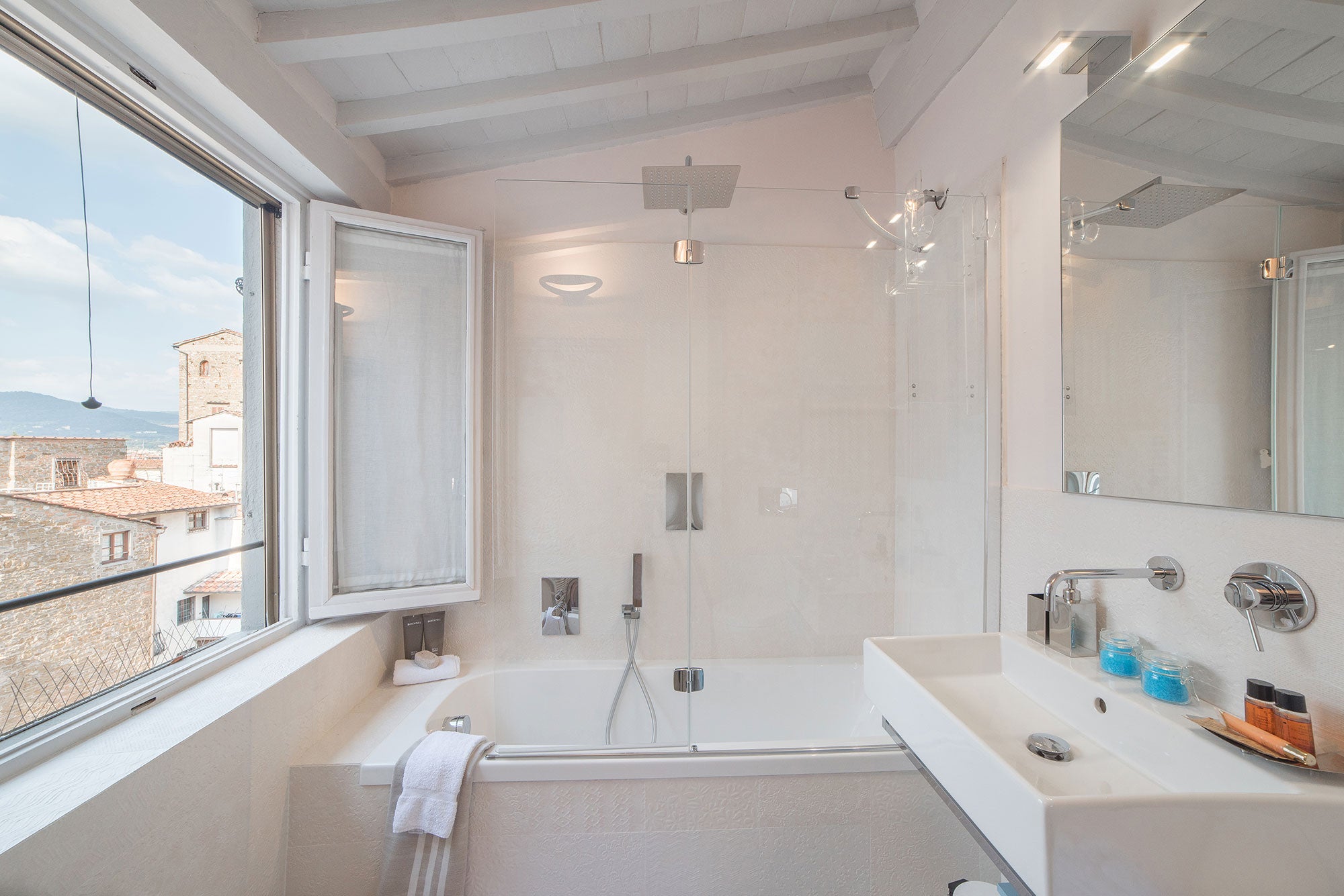 CentoVentiSette - Florence luxury apartment -  4 bedrooms, 3 bathrooms
