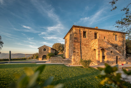 Exquisite villa retreat in Umbria's countryside, featuring opulent interiors and captivating views of Lago Trasimeno