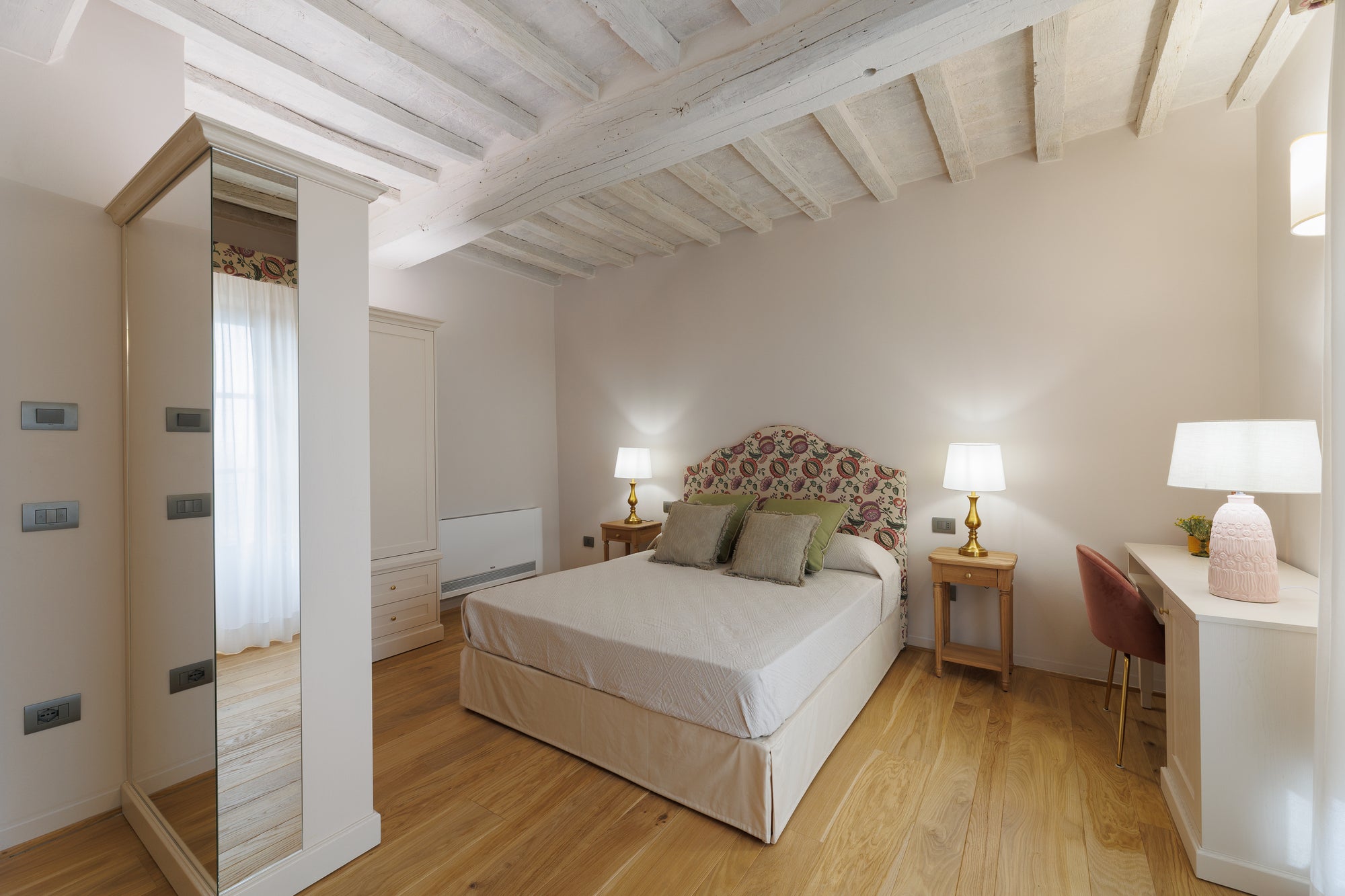 Tramonto Vista - Cortona centre, sleeps 6 3 bedrooms 3 bathroom