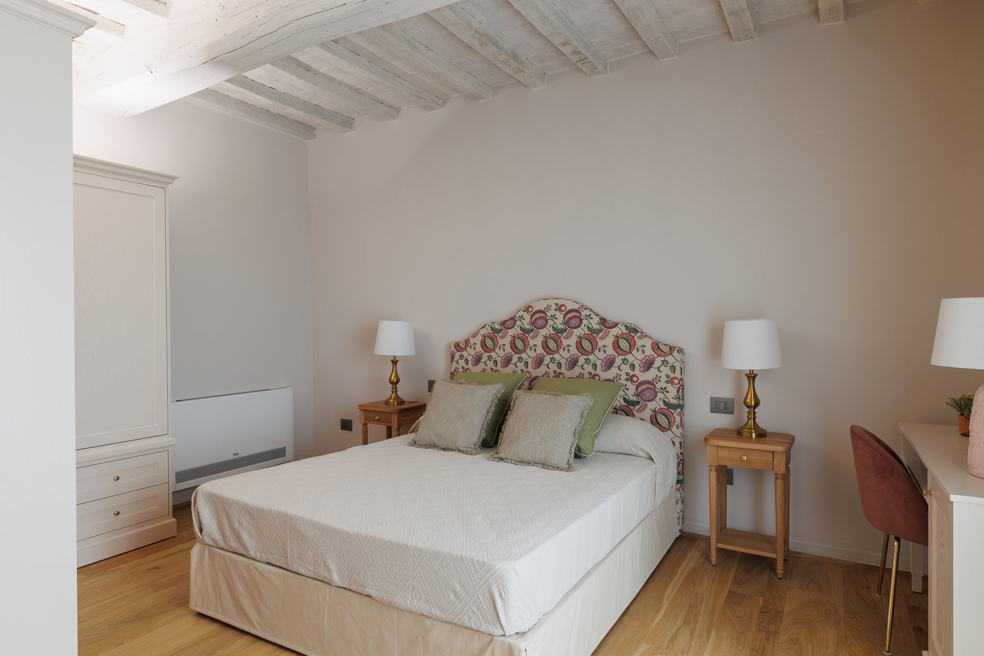 Tramonto Vista - Cortona centre, sleeps 6 3 bedrooms 3 bathroom