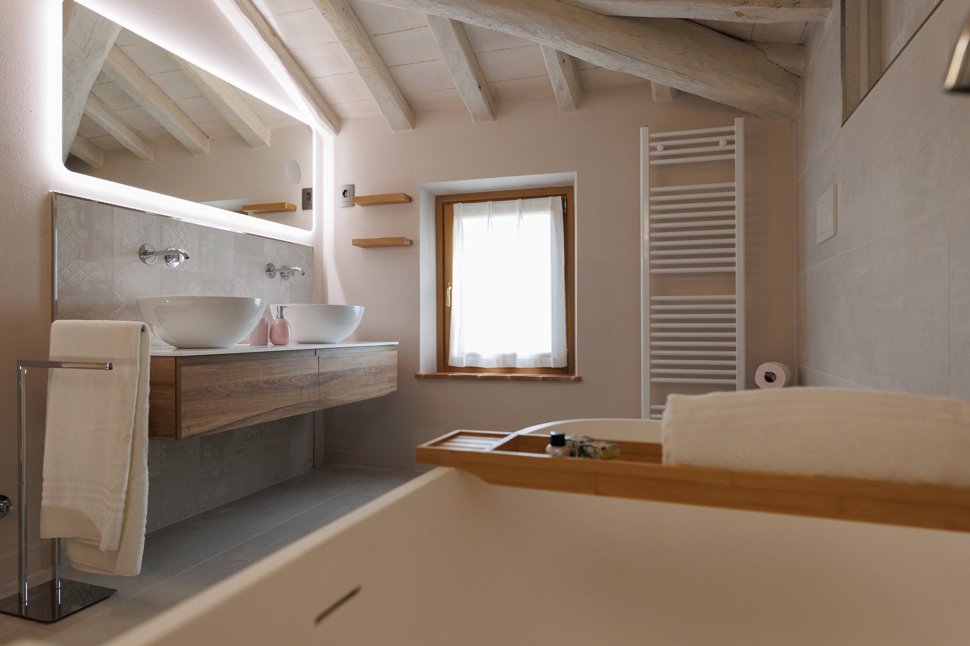 Tramonto Vista - Cortona centre, sleeps 6 3 bedrooms 3 bathroom
