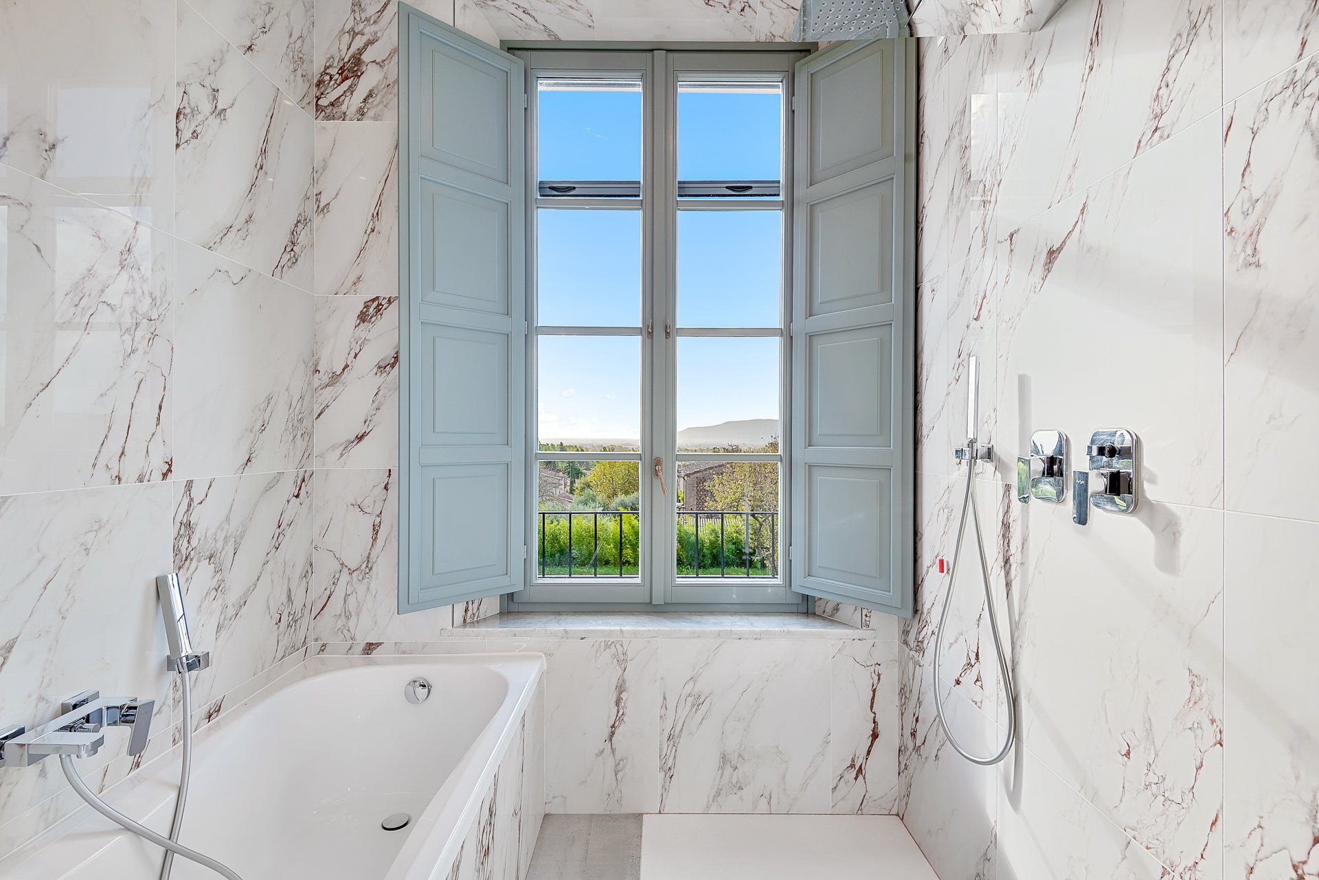 Villa Rosa di Daniela - lovely Lucca villa  - 16 bedrooms - sleeps up to 32