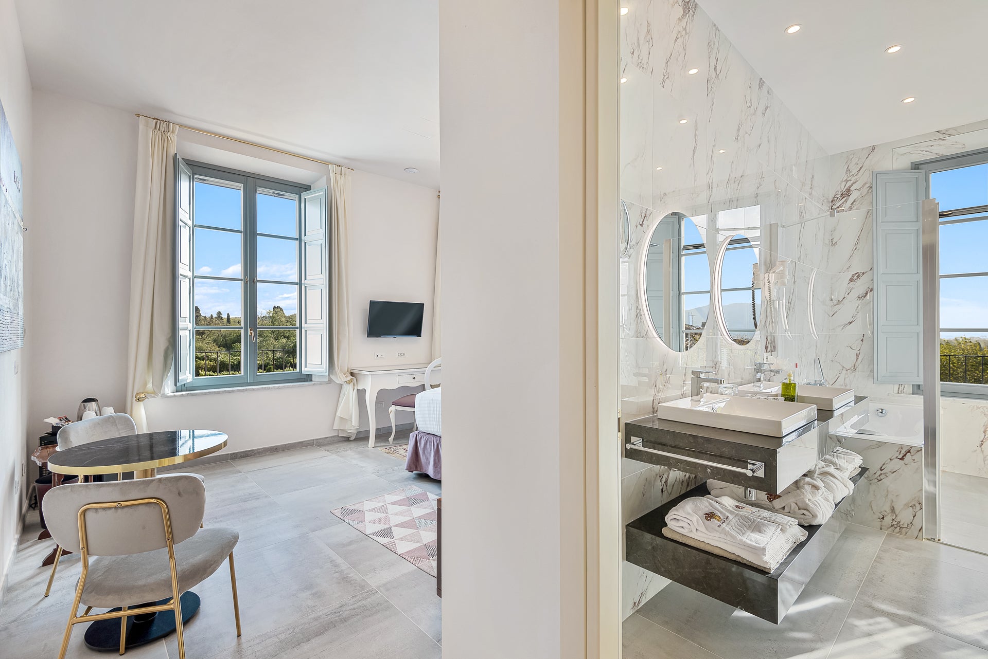 Villa Rosa di Daniela - lovely Lucca villa  - 16 bedrooms - sleeps up to 32