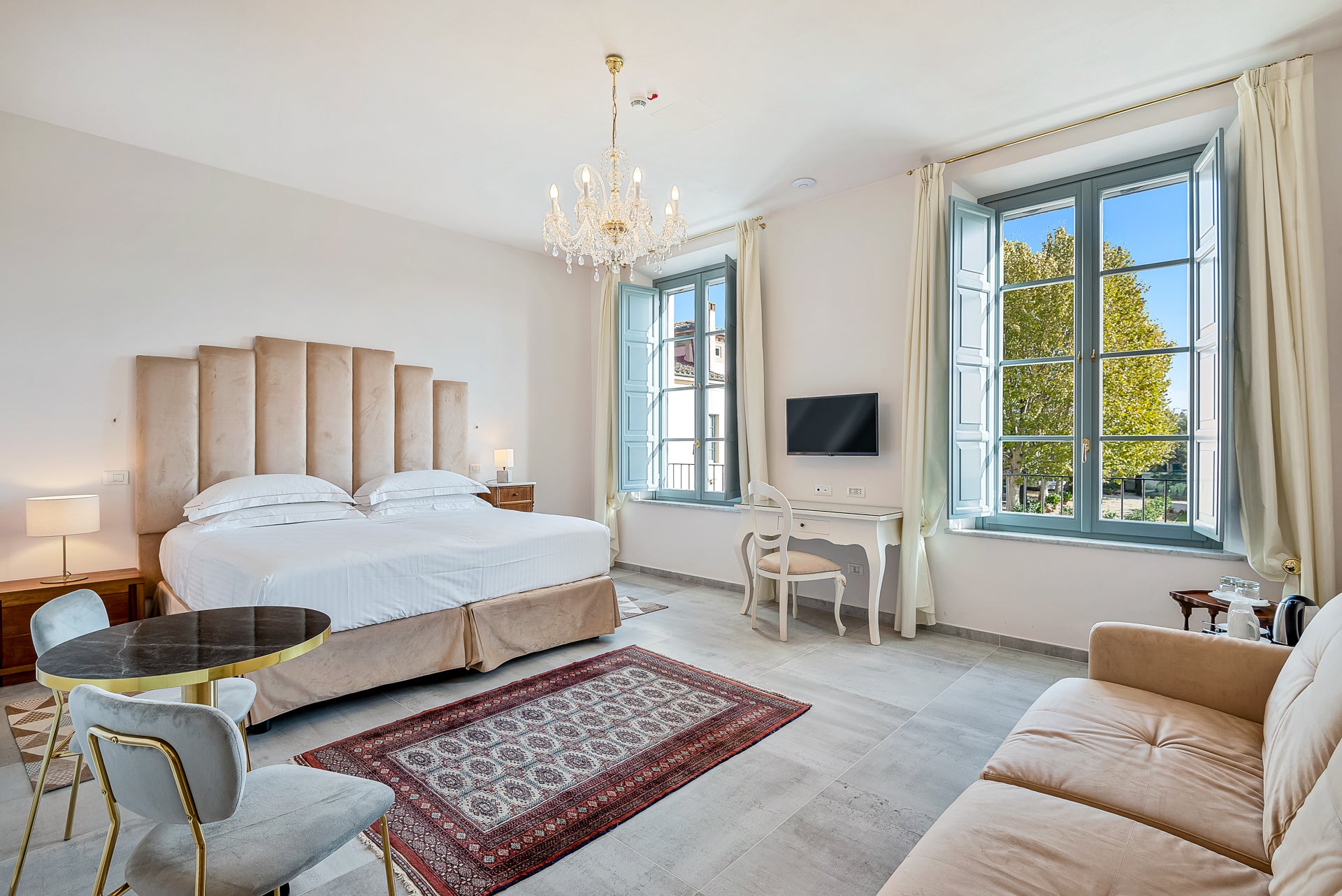Villa Rosa di Daniela - lovely Lucca villa  - 16 bedrooms - sleeps up to 32
