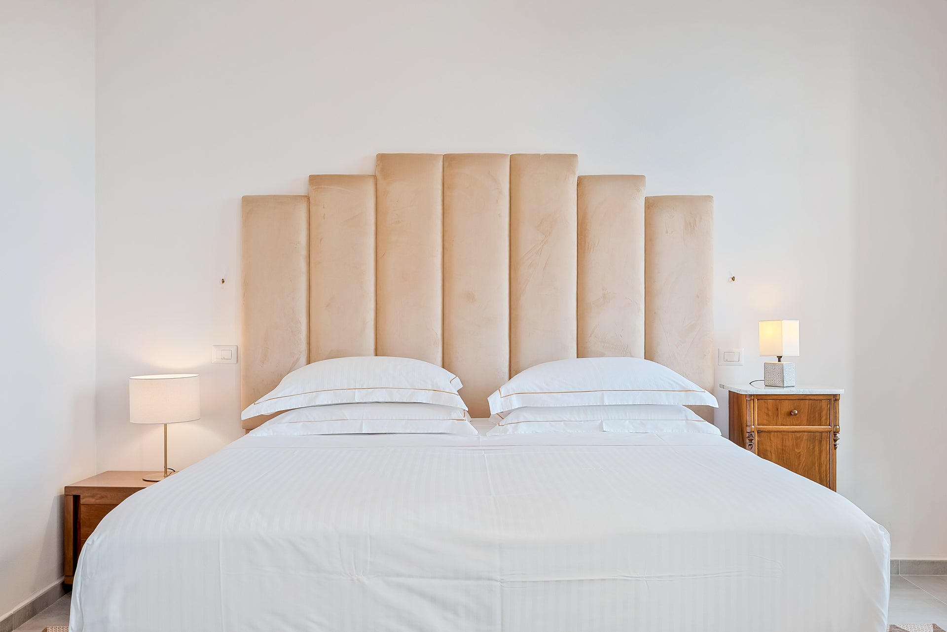 Villa Rosa di Daniela - lovely Lucca villa  - 16 bedrooms - sleeps up to 32