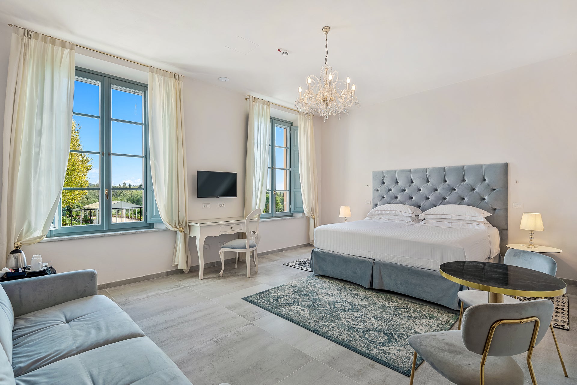 Villa Rosa di Daniela - lovely Lucca villa  - 16 bedrooms - sleeps up to 32