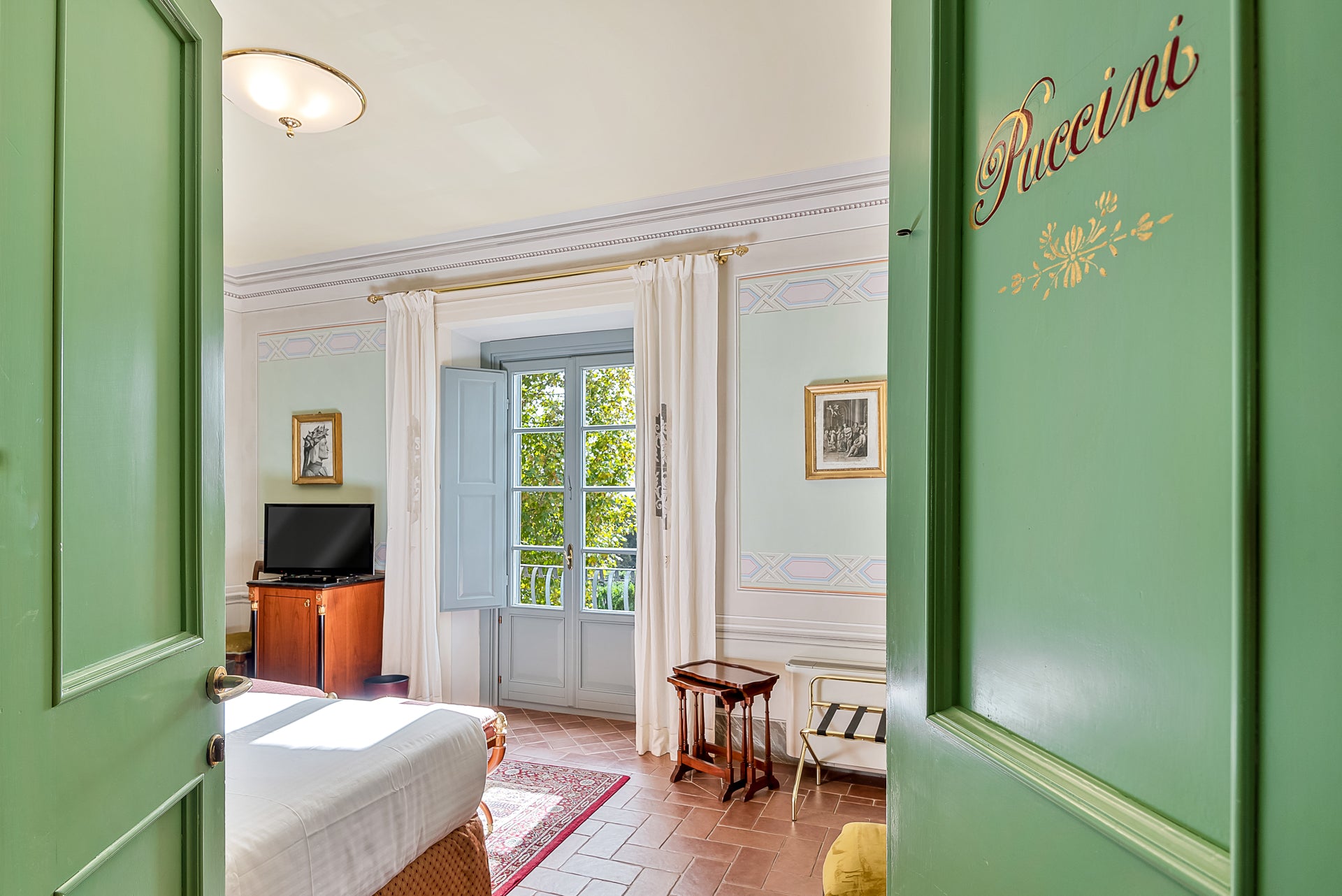 Villa Rosa di Daniela - lovely Lucca villa  - 16 bedrooms - sleeps up to 32