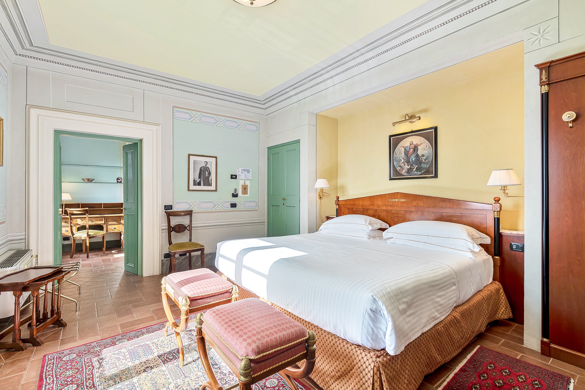 Villa Rosa di Daniela - lovely Lucca villa  - 16 bedrooms - sleeps up to 32