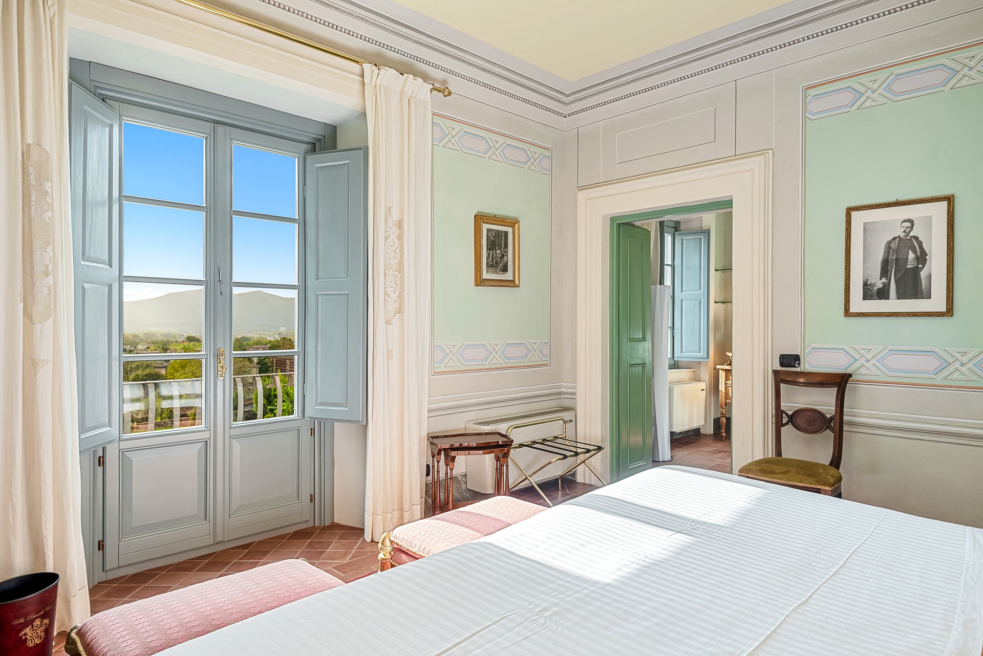 Villa Rosa di Daniela - lovely Lucca villa  - 16 bedrooms - sleeps up to 32