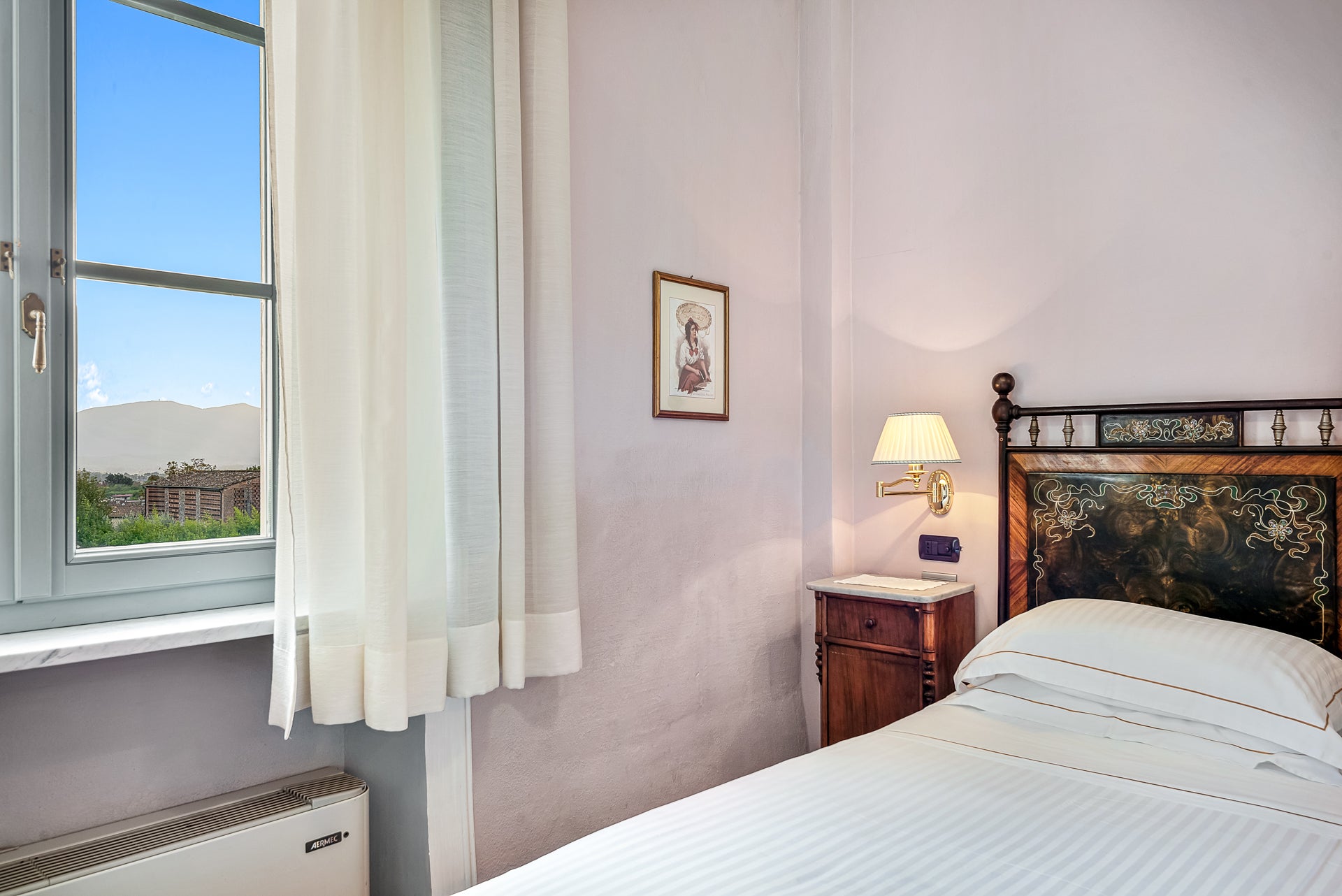 Villa Rosa di Daniela - lovely Lucca villa  - 16 bedrooms - sleeps up to 32