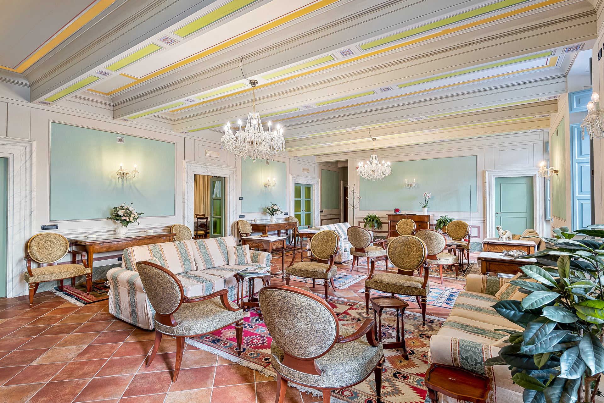 Villa Rosa di Daniela - lovely Lucca villa  - 16 bedrooms - sleeps up to 32