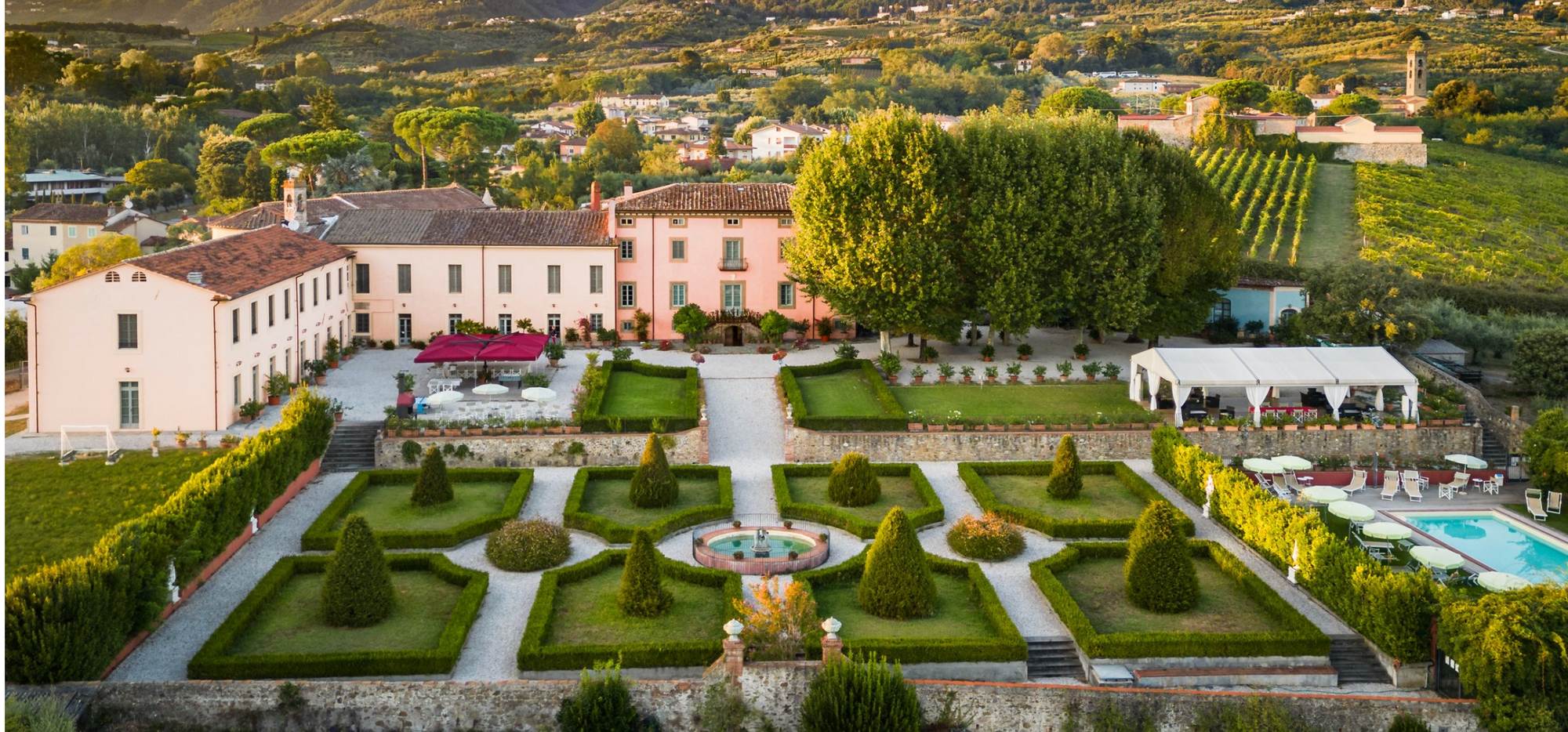 Villa Rosa di Daniela - lovely Lucca villa  - 16 bedrooms - sleeps up to 32