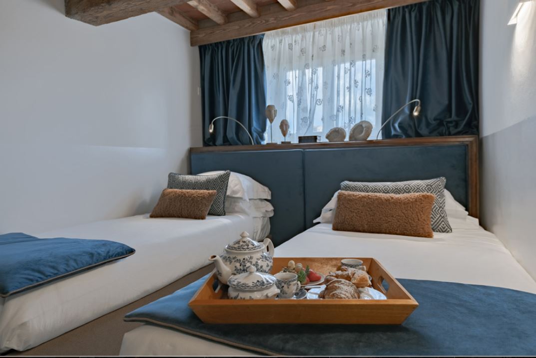Florence Vista - sleeps 4 - terrace with stunning Florence rooftop views