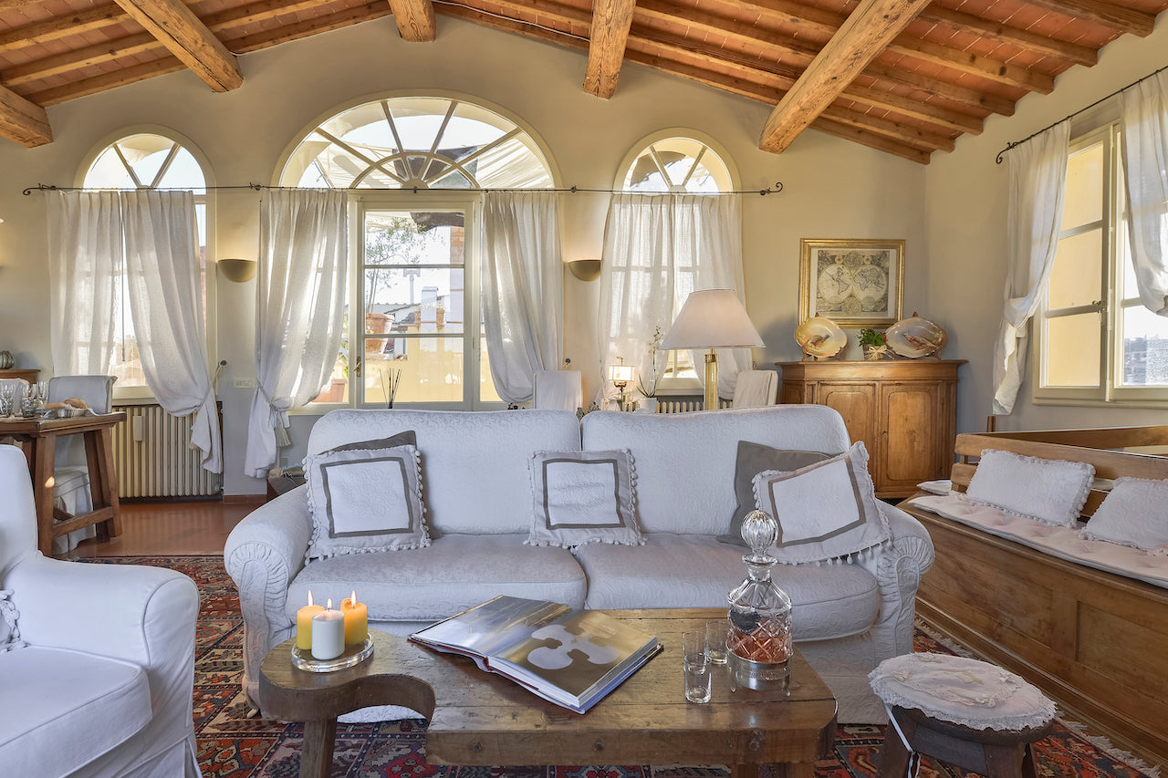 Florence Vista - sleeps 4 - terrace with stunning Florence rooftop views