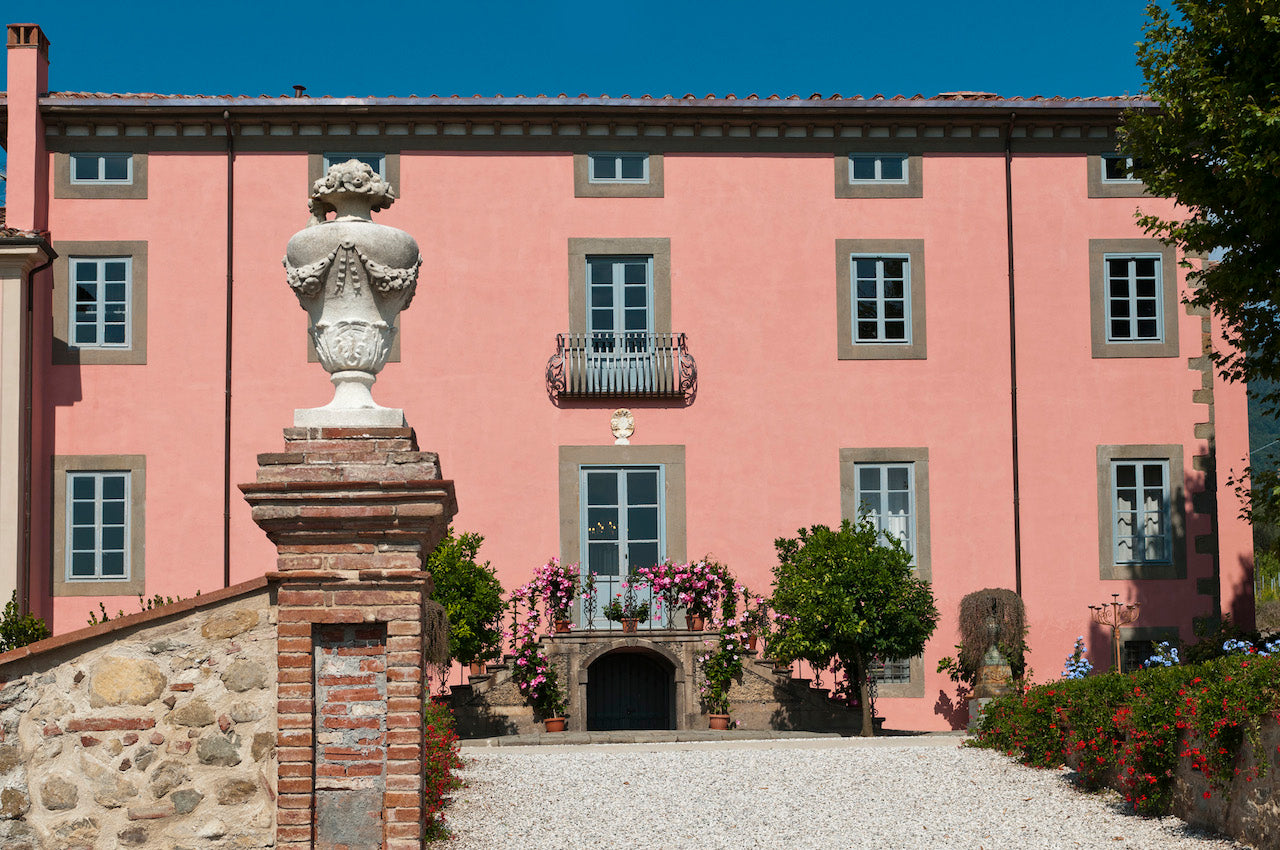Villa Rosa di Daniela - lovely Lucca villa  - 16 bedrooms - sleeps up to 32