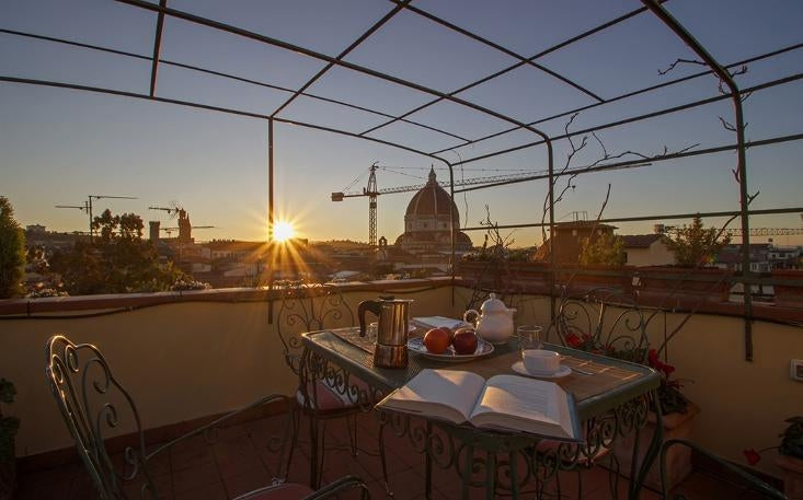 Signorelli - Florence penthouse apartment sleeps up to 5