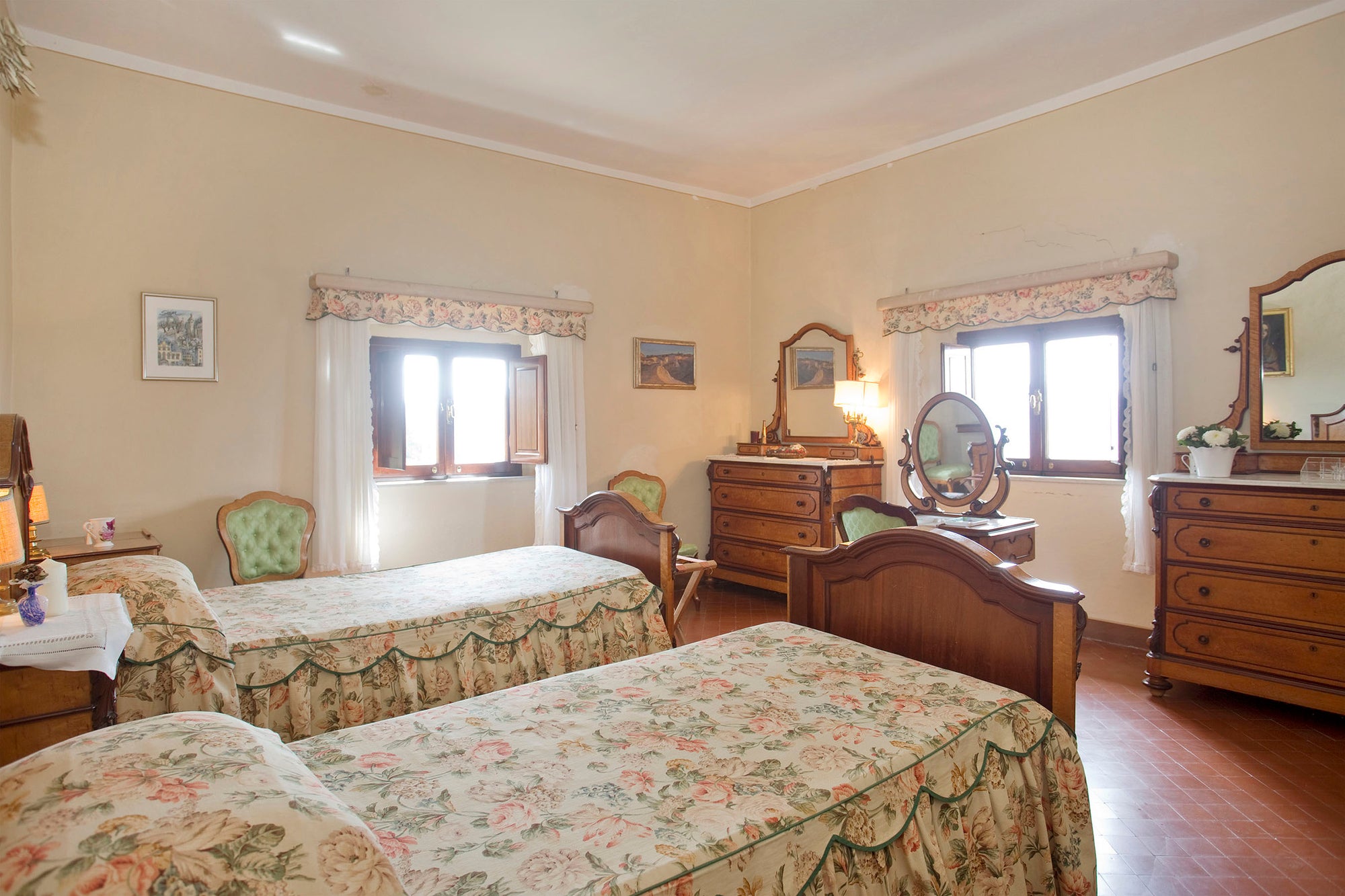 Montegemoli, Villa sleep up to 14, 7 bedrooms 4 bathrooms near bolghieri wine region,