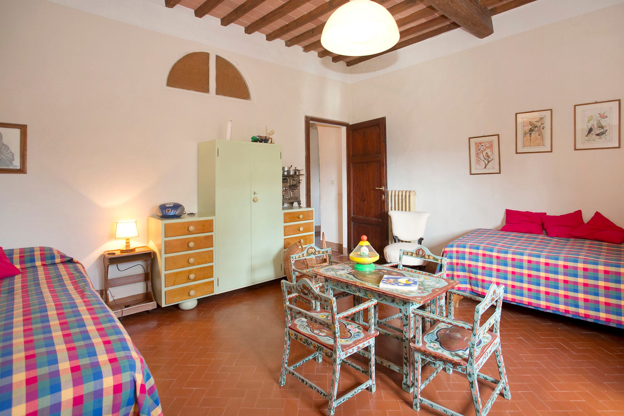 Montegemoli, Villa sleep up to 14, 7 bedrooms 4 bathrooms near bolghieri wine region,