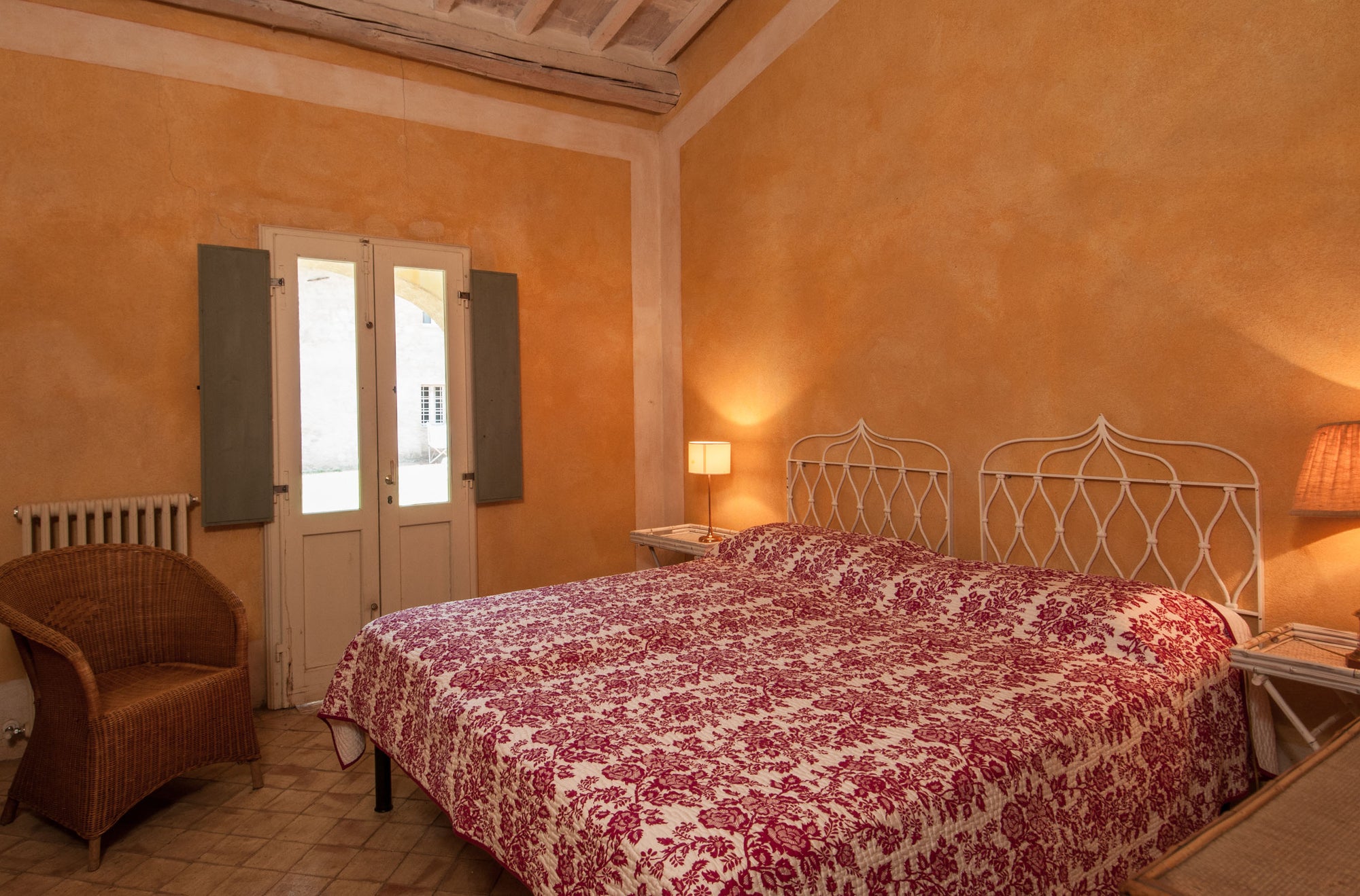 Lavacchio - Tuscan villa sleeps 10 with guest houses up to 18