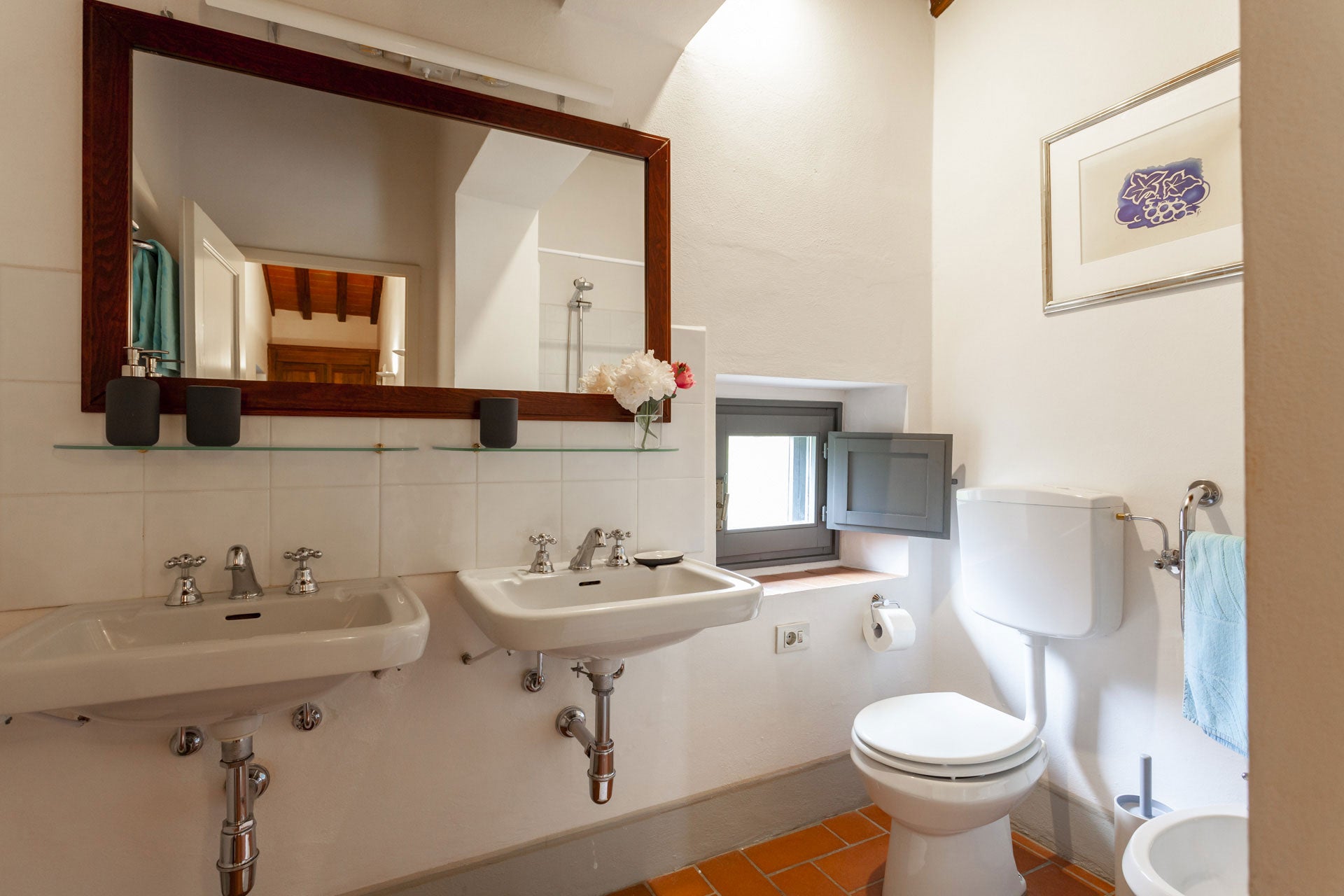 CentoQuarantaQuatro sleep up to 10 villa in Chianti