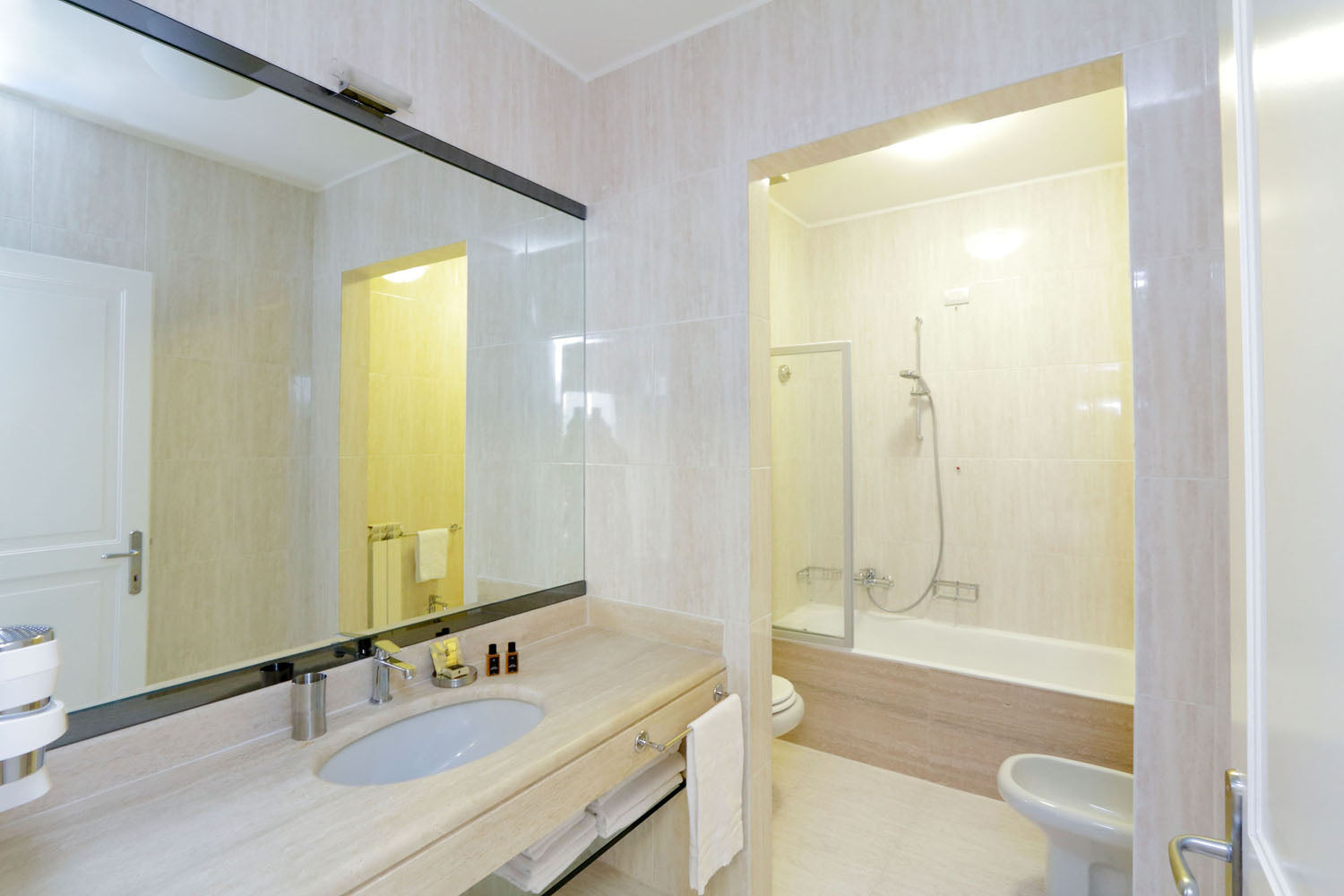 Margutta Terrace -  one bedroom with Terrace - Rome apartment sleeps up to 4