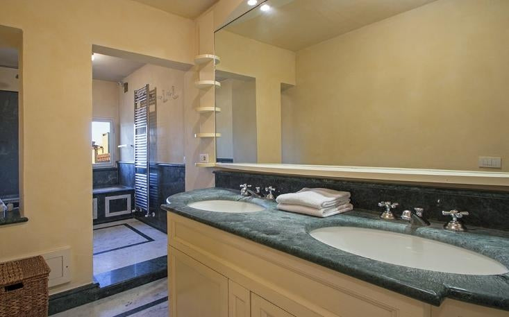 Signorelli - Florence penthouse apartment sleeps up to 5