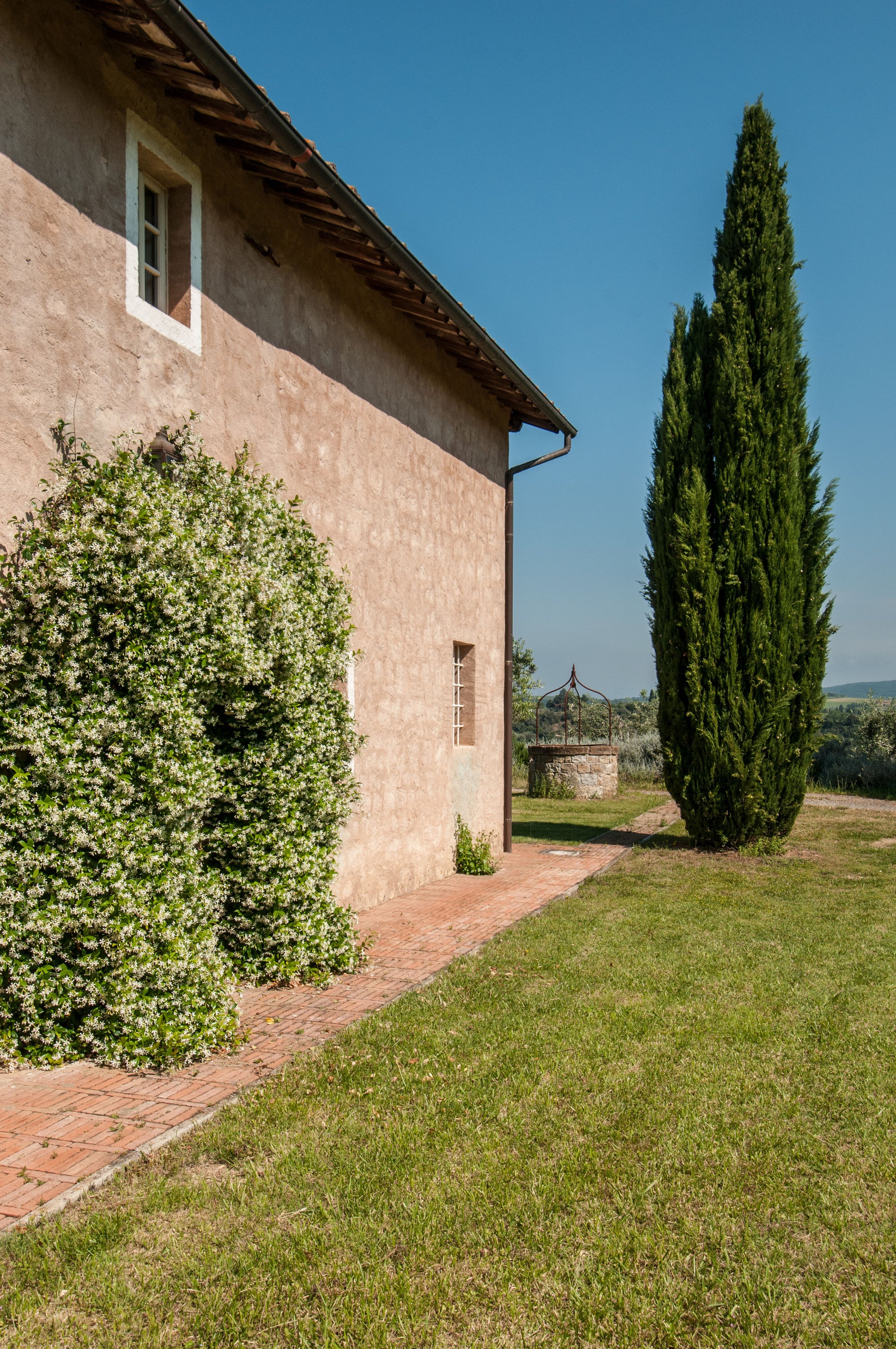 Lavacchio - Tuscan villa sleeps 10 with guest houses up to 18