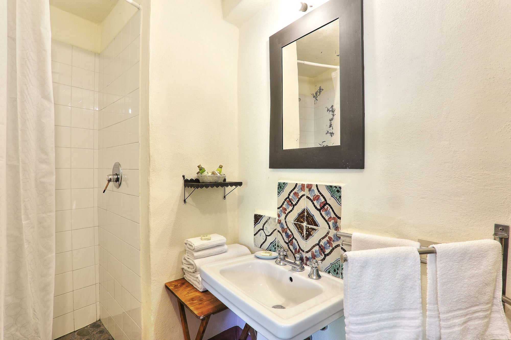 Sorgente - villa near Lucca sleep up to 10, 5 bedrooms, 6 bathrooms