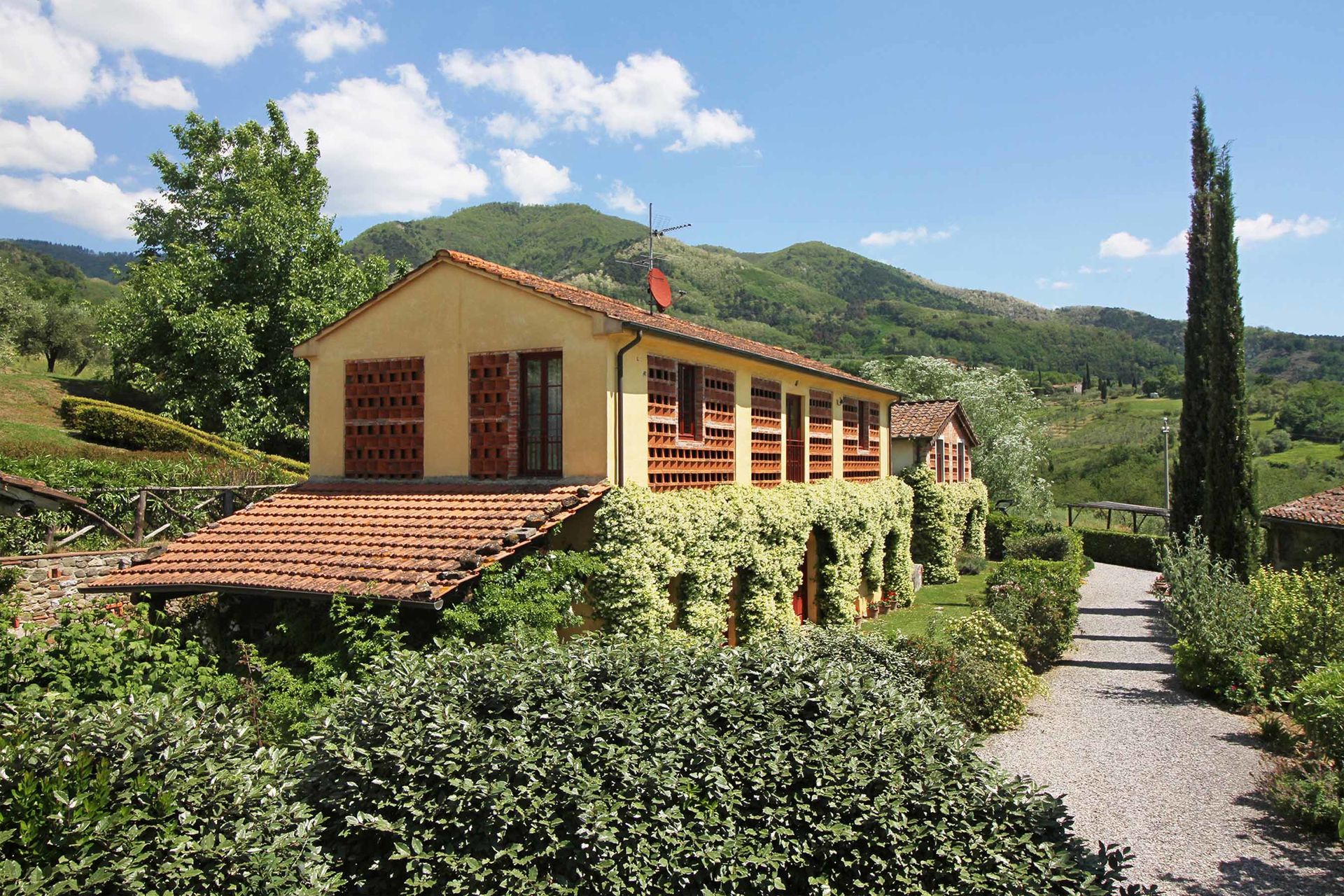 Borgo di Marcello - various units  to sleep 4, 6 rent whole property to Sleep up to 34