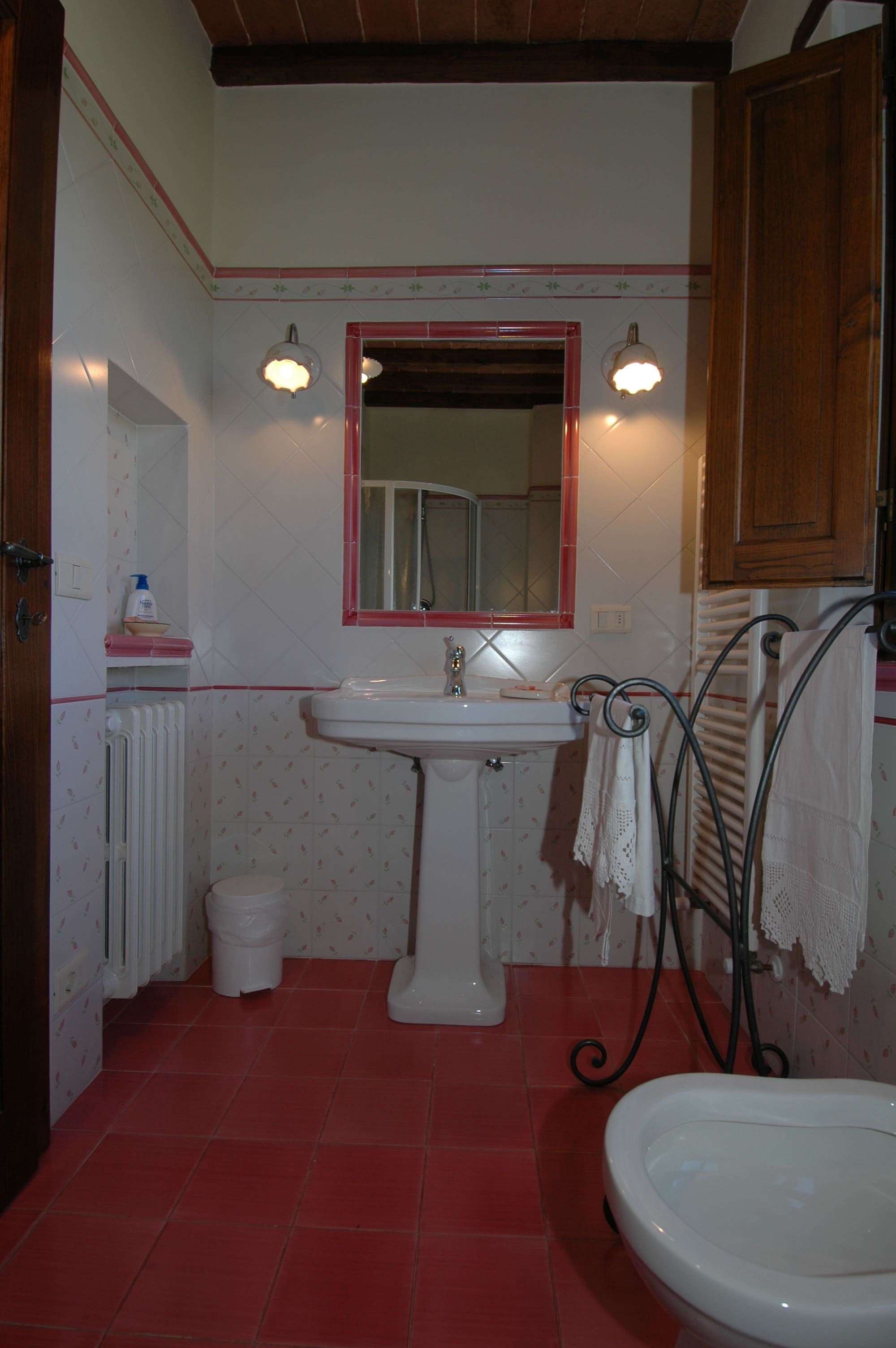 Podere Vittorio - Tobi Sotto Agriturismo in Tuscany sleeps 4