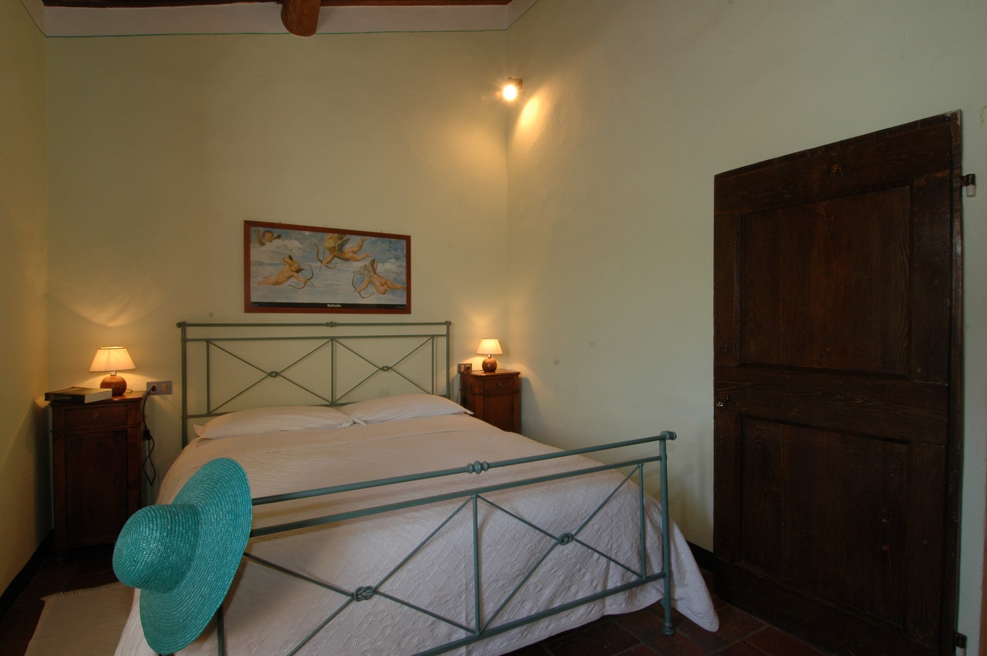 Podere Vittorio - beautiful agriturismo sleeps up to 25