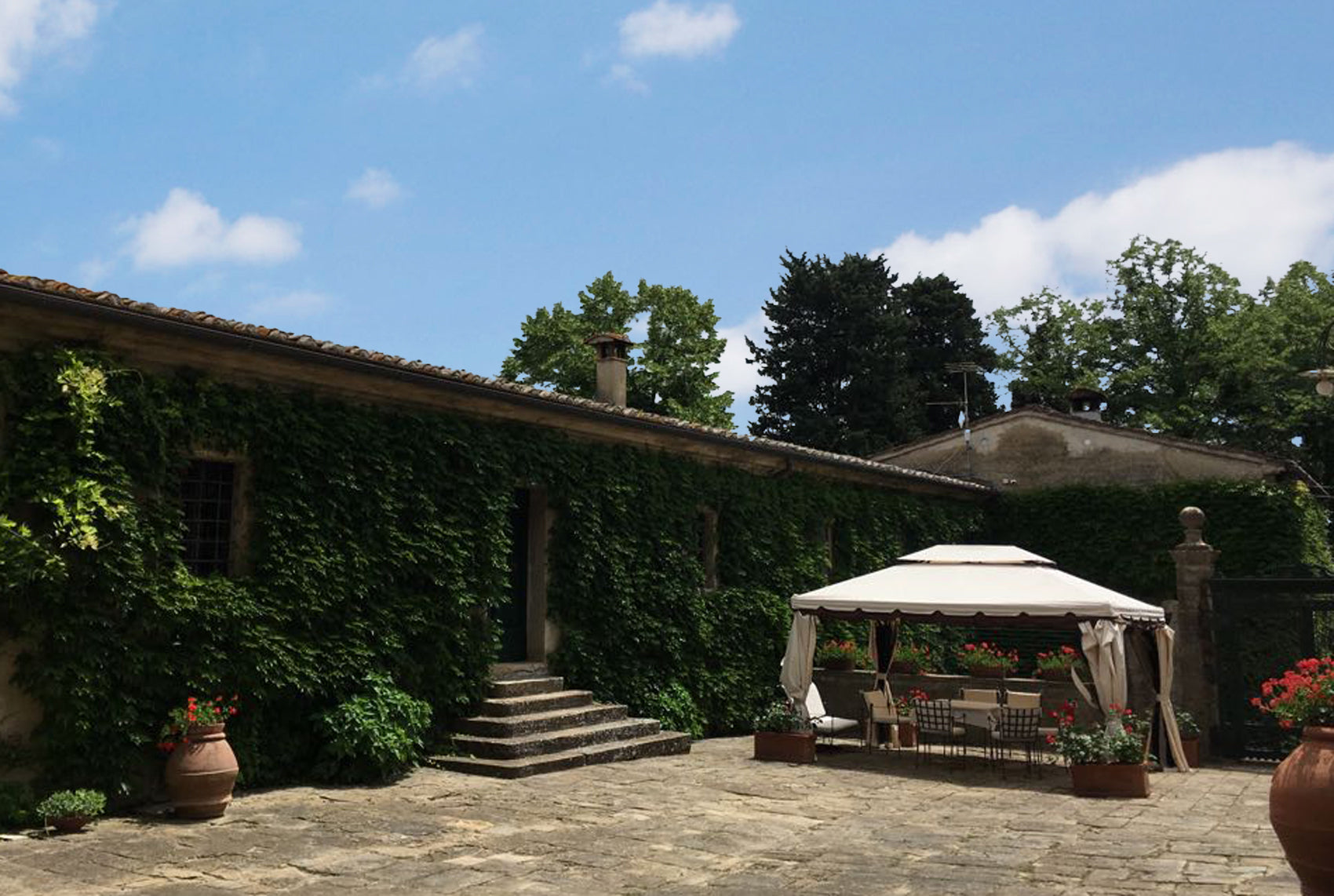 Montelopio - Tuscan villa sleeps up to 9, 5 bedrooms, 5 bathrooms