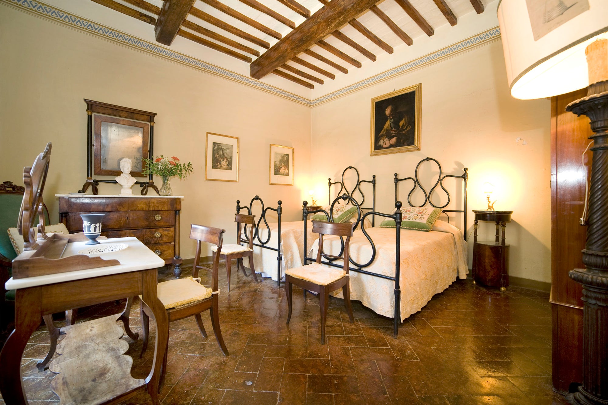 Montelopio - Tuscan villa sleeps up to 9, 5 bedrooms, 5 bathrooms